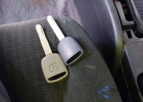 2005 Honda Accord 2.4 Dx из США, поврежденный, VIN 1HGCM56115A168201